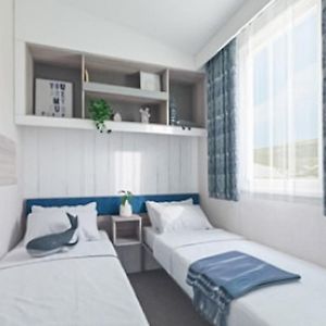 Mobile Home 3